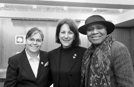 Union of outstanding women 1 women-2004-02-03_z