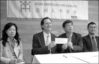 Fund for Grand fire victims 26 aafe-2009-05-04_z