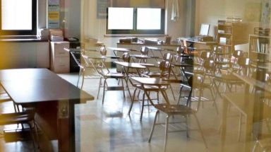 Empty Classroom Cropped / mg