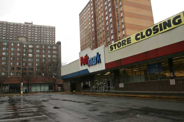 Downtown Express photo by Sam SpokonyPathmark’s parking lot is now empty.