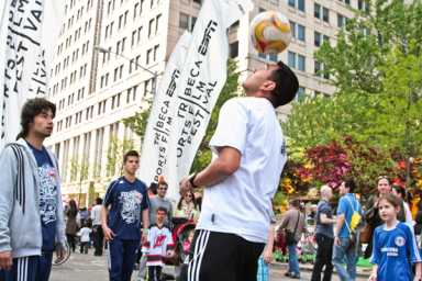 Ap25V_p18_KidsFest_Soccer