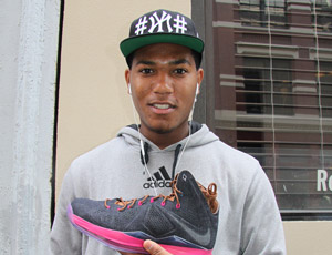 1photo,-lebron-sneakers