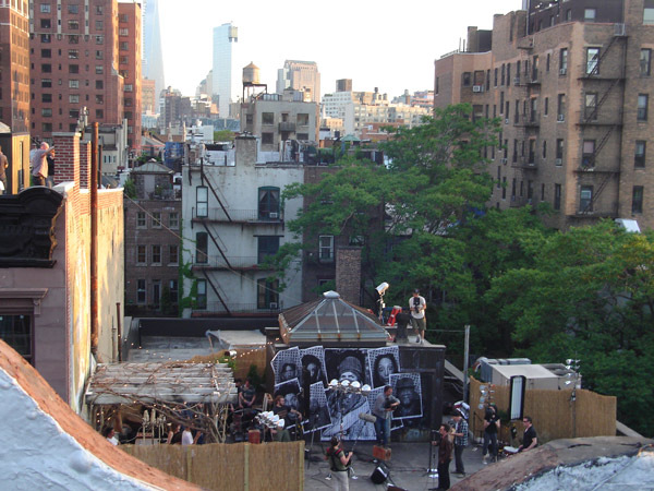 Bono and The Edge get some el-eh-vay-tion on 8th St. 3 Photo by Sharon Woolums