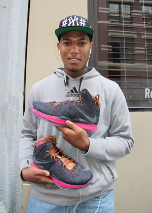 Sneaker freaks score new LeBrons 2 Photo by Tequila Minsky A shopper in Soho showed off his new LeBron James high-tops.