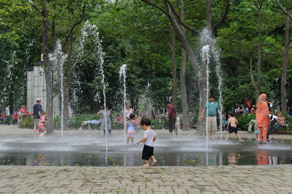 DSC_5547BatteryParkFountainBosqueJuly42013FFF