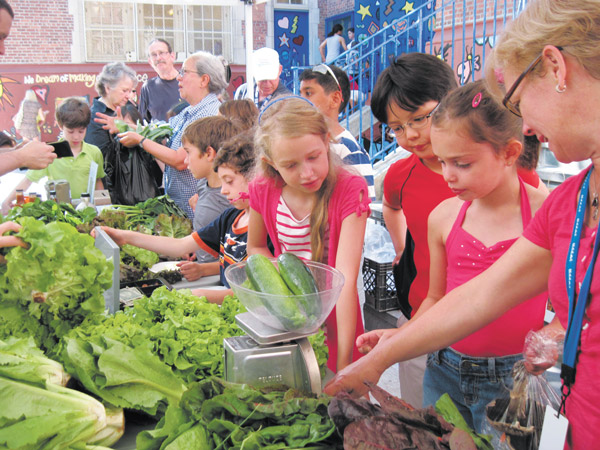 A Farm Fresh Education at PS 11 1 Photos by Yanan Wang Third graders weigh in on healthy eating.
