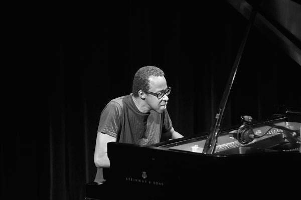 Just Do Art! Sept. 19, 2013 5 Photo courtesy of the artist & SubCulture Matthew Shipp performs, as part of SubCulture’s Piano Fest (7:30 & 10pm on Sat., Sept. 21).