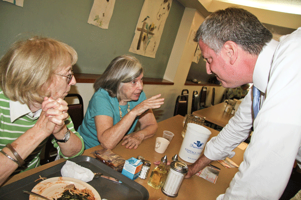 De Blasio does lunch with seniors 2 Photo by Tequila Minsky