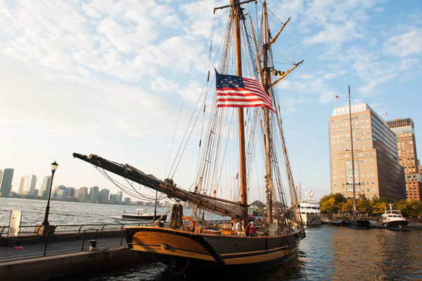 Battery Park City, Oct. 9, 2013 1 Downtown Express photos by Terese Loeb Kreuzer The Pride of Baltimore II, a reproduction of an 1812-era topsail schooner privateer, was in North Cove Marina earlier this month.