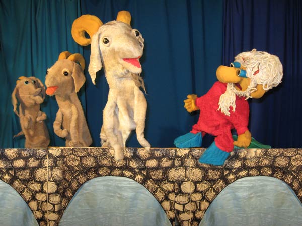 Just Do Art, Nov. 14, 2013 2 Westbeth hosts three tales, twice told by Penny’s Puppets (11am & 3pm, Nov. 24). PHOTO COURTESY OF PENNY & THE PUPPETS
