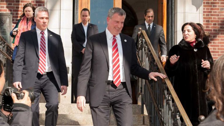 Mayor Bill de Blasio staten island – cropped