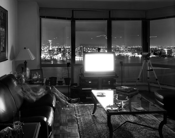 All the City’s a Stage, its Pedestrians Major Players 5 “Tanya and Sartaj Gill, CSI: Miami, New York, Monday, November 25, 2002, 10:00–11:00 p.m.” © MATTHEW PILLSBURY, COURTESY BONNI BENRUBI