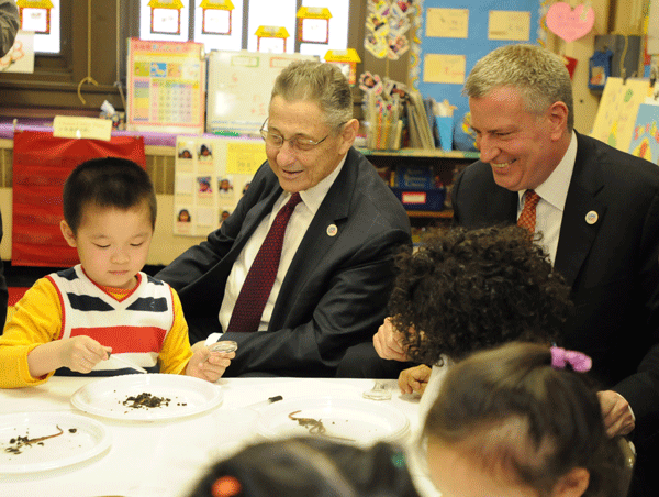 Pre-K added at 3 Chinatown schools 2 Mayor de Blasio and Speaker Silver also spent time with pre-K students at P.S. 1 on Thursday. Photo courtesy of the Speaker's office.