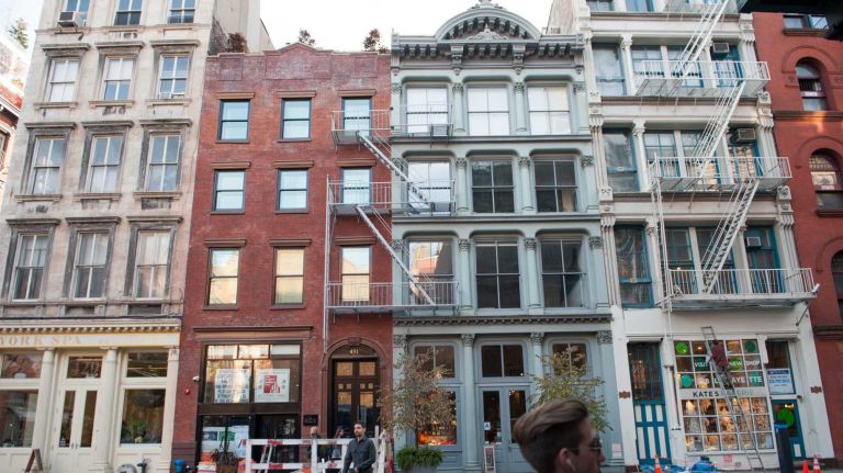 amNY airbnb CROPPED