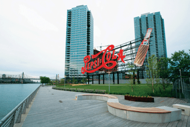 LIC,-gantry-plaza