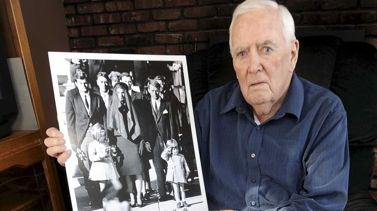 Dan_Farrell_obit-CROPPED