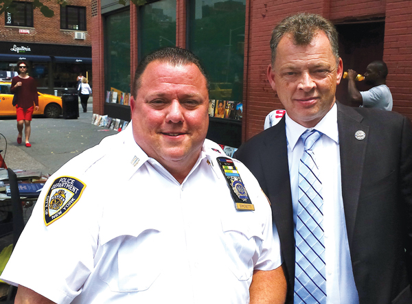 Village’s new commander gets high marks 2 Downtown Express photo by Lincoln Anderson The Sixth Precinct’s Captain Joseph Simonetti, left, and Det. Jimmy Alberici.
