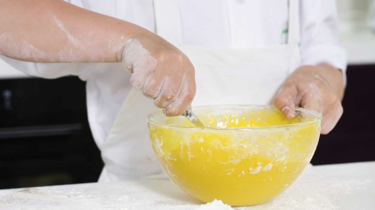 Former White House chef teaching children's culinary classes in NYC 1 istock-kid-cooking amny