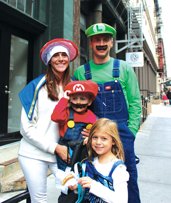 Mario Bros., mom & sis 2 Downtown Express photo by Yeonji Wu