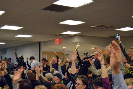 CB7 Embraces DOT’s Amsterdam Avenue Bike Lane Plan 2 The overflow crowd at the February 2 Community Board 7 meeting. | JACKSON CHEN