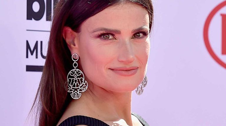 Idina Menzel comments on Twitter's #giveElsaagirlfriend campaign 1 BILLBOARD_22/cem – cropped / mg