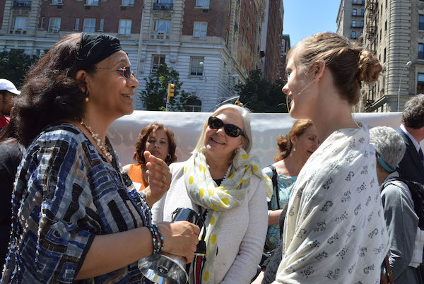 Now, Norman Rockwell Will Always Be Home on West 103rd Street 3 Rene Mills (l.), a West Side High English teacher, and Alethea Rockwell (r.), great granddaughter of Norman Rockwell, speaking before the big unveiling. | JACKSON CHEN