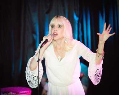 sept22_tammy_bluecurtain