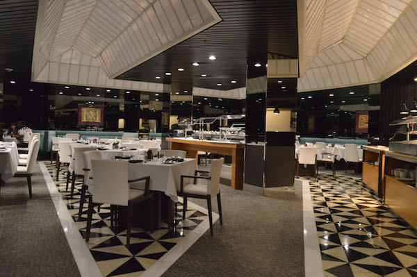 Landmarks Preservation Weighs Interiors at One UN Plaza 2 The Ambassador Grill at One United Nations Plaza. | JACKSON CHEN