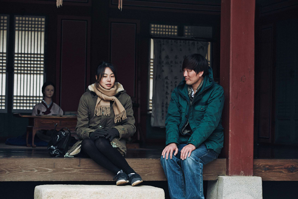 Kim Min-hee and Jung Jae-young in Hong Sang-soo’s “Right Now, Wrong Then.” | GRASSHOPPER FILM