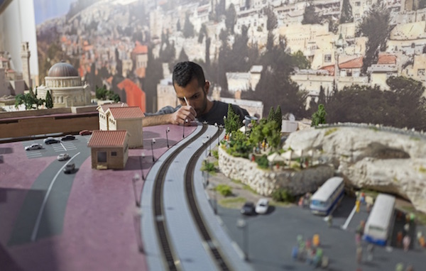 What A Small — and Amazing — World! 2 Finishing touches are put on the Middle East at Gulliver’s Gate. | GULLIVERSGATE.COM