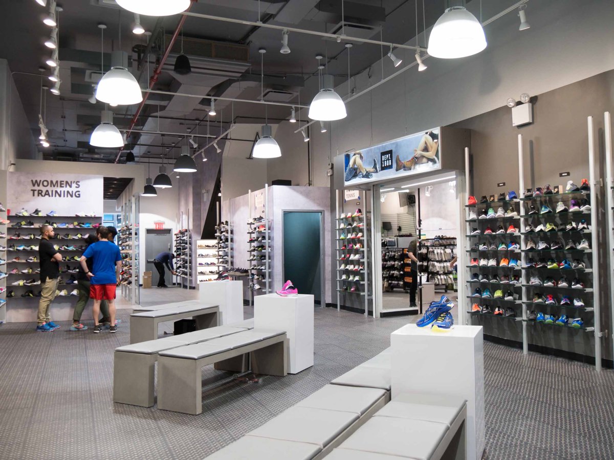 Union Square: Retailers dropping anchor in ‘Flagship Central’ 1 union-square-retail-salute-2017-05-04-v,VIL,PRINT_WEB,WEB