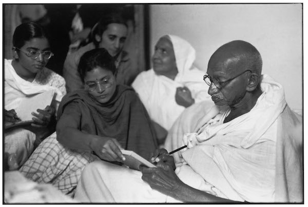 Henri Cartier-Bresson: Defining Images from Decisive Moments 2