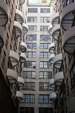 Westbethcourtyardcopy,VIL,PRINT_WEB,WEB