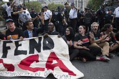 daca-outrage-2017-09-07-v01,VIL,PRINT_WEB,WEB