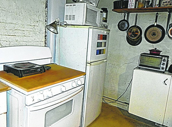 Tenacious Tenants Seek Solutions as Gas Outages Go On for Years 3
