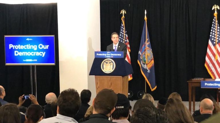 Andrew Cuomo to sign order allowing parolees to vote 1 Andrew Cuomo to sign order allowing parolees to vote
