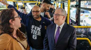 AMNWBUS180502_WEB