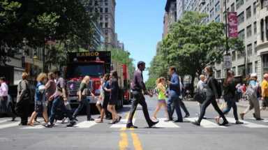 AMNWBUS180724_WEB