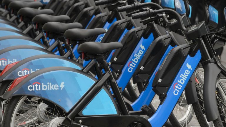 AMNWBIKE180821_E0J_WEB