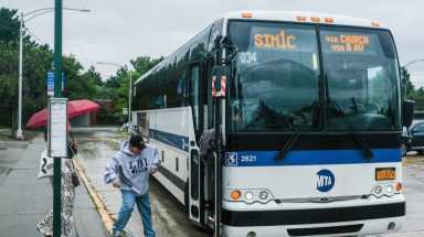 AMNWBUS180820_WEB