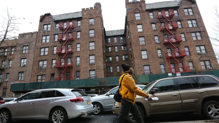 Bronx tenants facing 'massive amount of neglect' ask court for building administrator 1 AMRESUIT181217