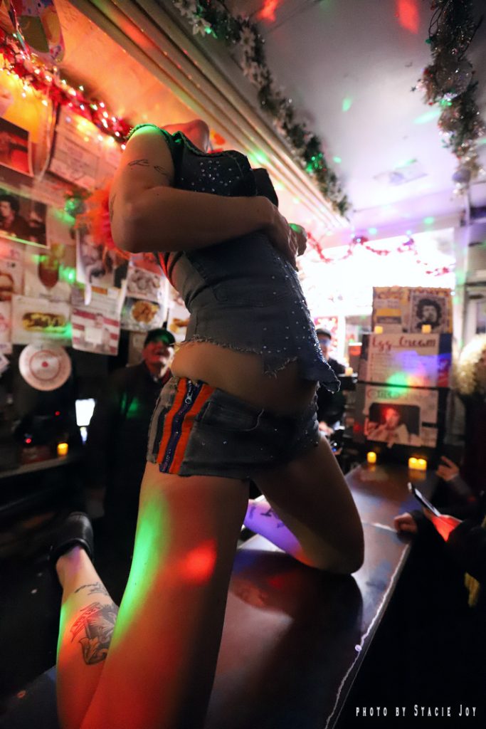 ‘Smells like cheese fries spirit’: Ray rocks 86! 9