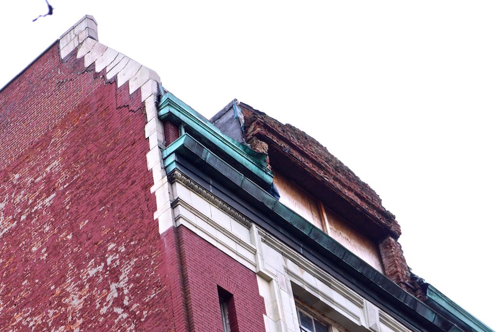 Will new cracks in facade break old P.S. 64 stalemate? 4