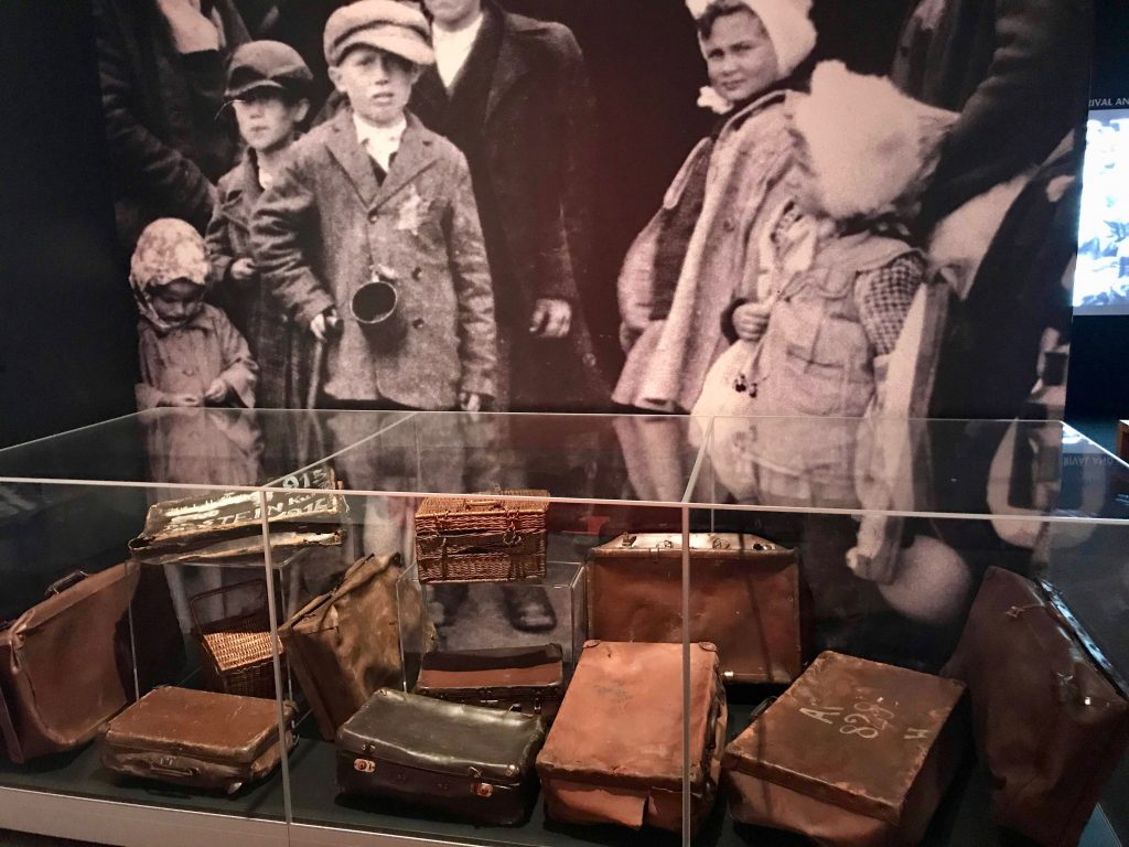 Exhibit brings home Auschwitz’s horrors 3