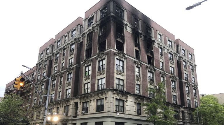 NYFIRE190509_photos