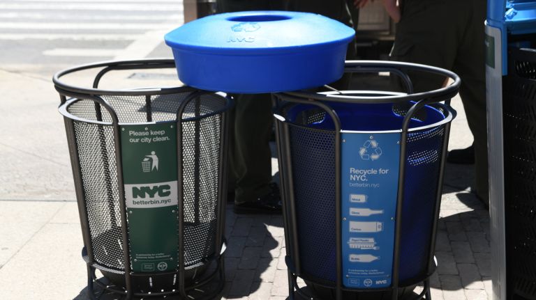 Trash can contest finalists put to the test in Manhattan, the Bronx, Queens 1 amnwBIN190628