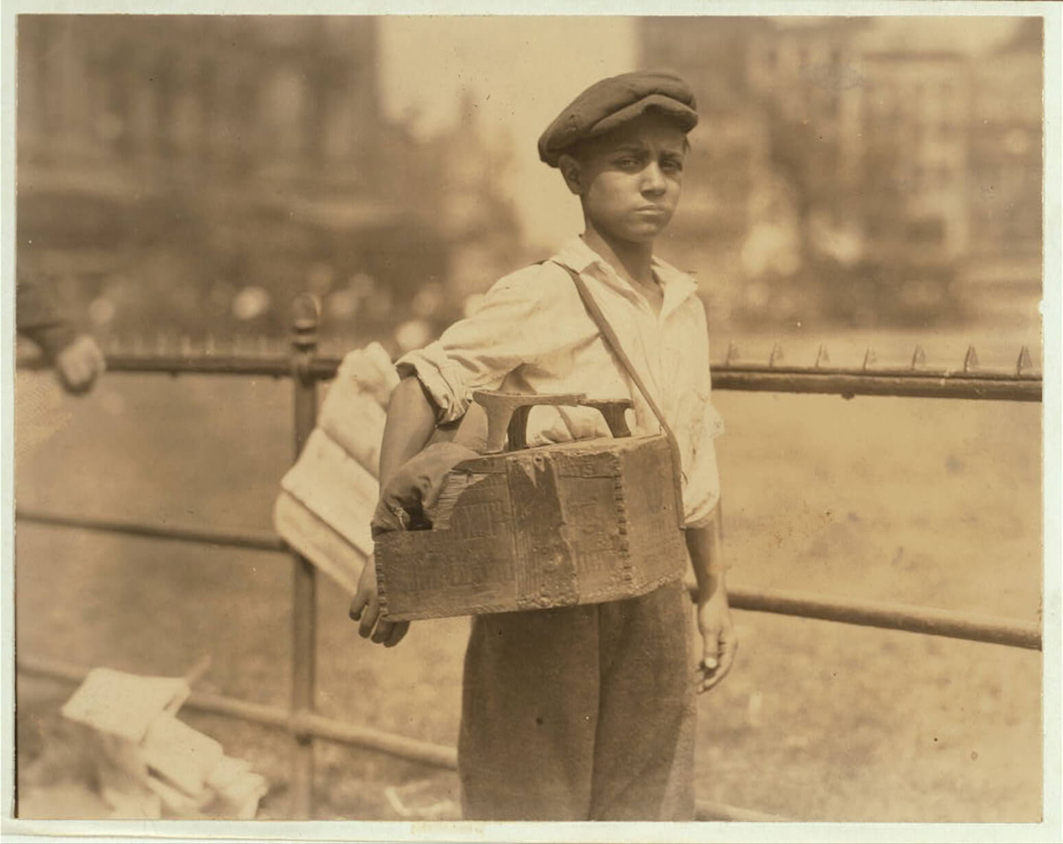 Manhattan Snaps: Shoeshine boy in ’24 1