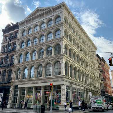 BROADWAY AND HOWARD STREET IN SOHO WIKIMEDIA COMMONS