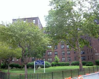 East_River_Houses_NYCHA_Jim Henderson Wikimedia Commons