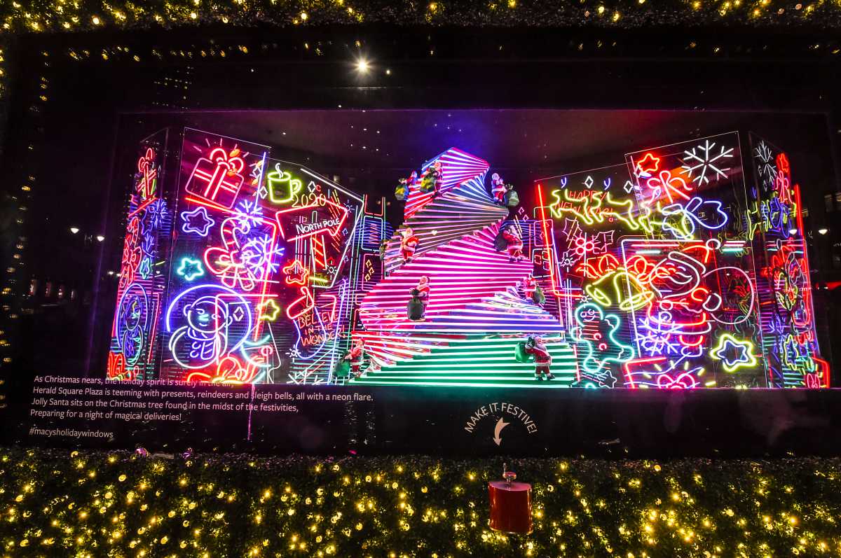 Macy’s Herald Square Holiday Window Unveiling